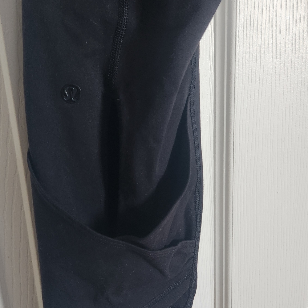 Lululemon capris with skirt